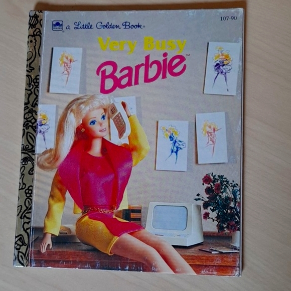 Vintage Barbie book - Picture 1 of 3